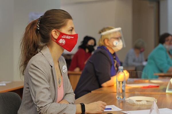 Космонавт Айдын Аимбетов прочитал текст Тотального диктанта в Нур-Султане - Sputnik Казахстан