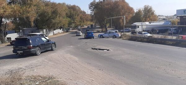 Пятилетний ребенок пострадал при столкновении иномарки и грузовика в Алматы - Sputnik Казахстан