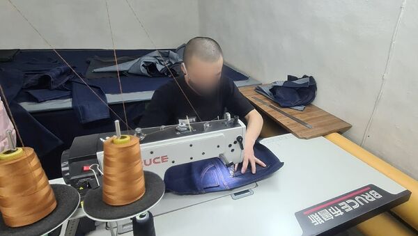 Производство по пошиву джинсов открыто в тюрьме - Sputnik Казахстан