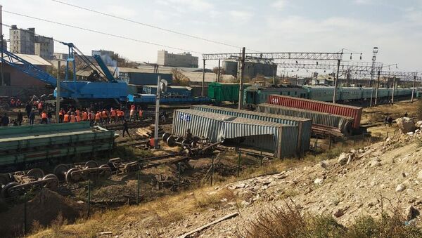 Железнодорожные пути, на которых произошел сход вагонов - Sputnik Казахстан