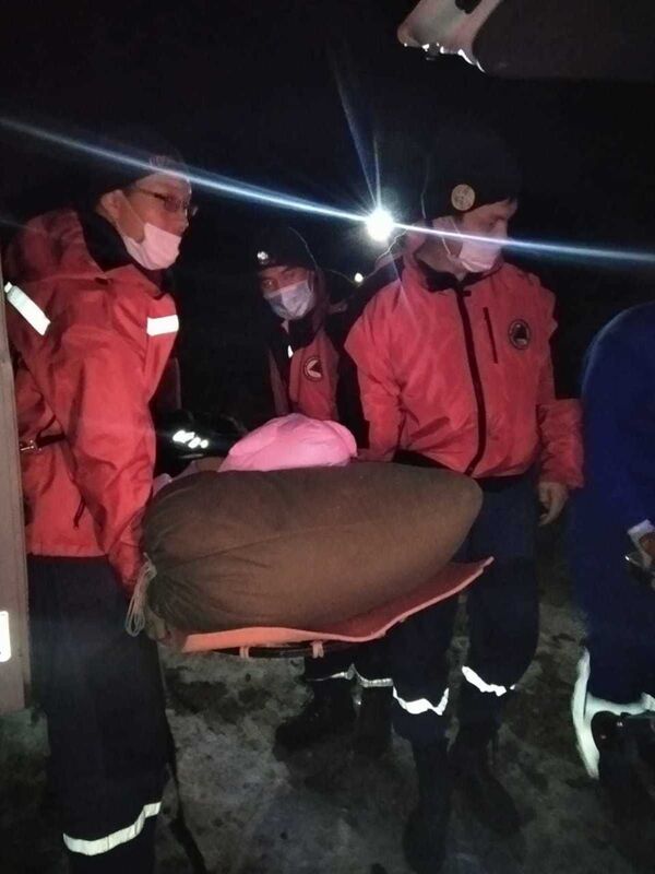 Травмированную девушку спасли в горах Алматы - Sputnik Казахстан