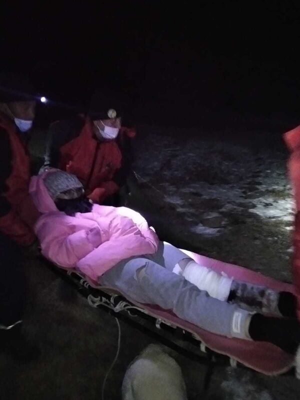 Травмированную девушку спасли в горах Алматы - Sputnik Казахстан