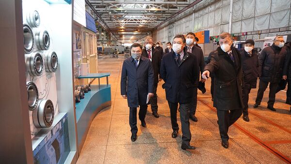 Премьер-министр посетил промышленные проекты Акмолинской области  - Sputnik Казахстан