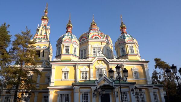 В Алматы состоялось освящение Вознесенского кафедрального собора после реставрации - Sputnik Казахстан