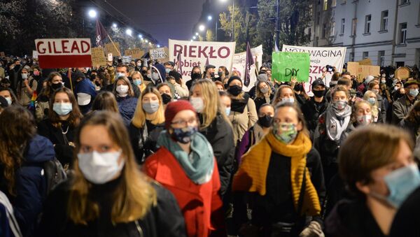 Акция против запрета абортов в Варшаве - Sputnik Қазақстан