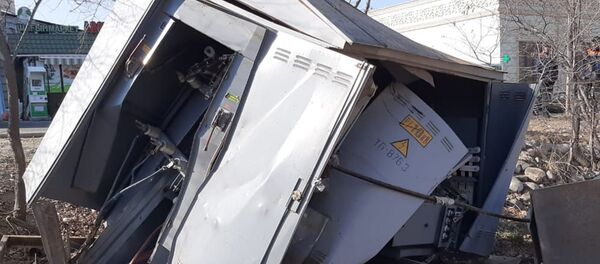 В ДТП с грузовиком на улице Дулати пострадала трансформаторная будка  - Sputnik Казахстан