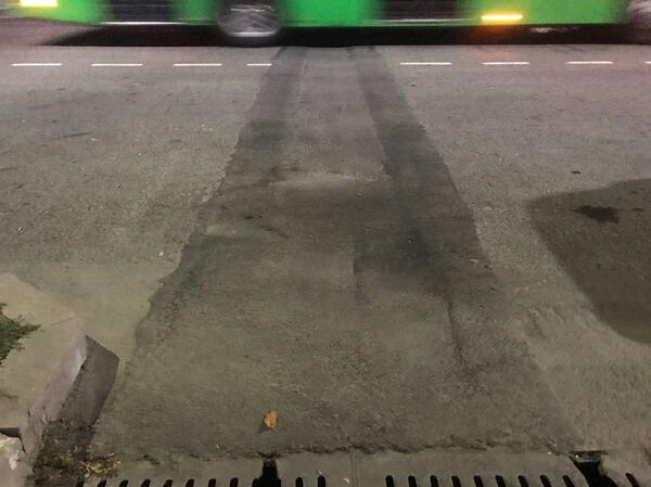 Нарушения при ремонте троллейбусных линий выявили алматинские власти Нарушения при ремонте троллейбусных линий выявили алматинские власти - Sputnik Казахстан