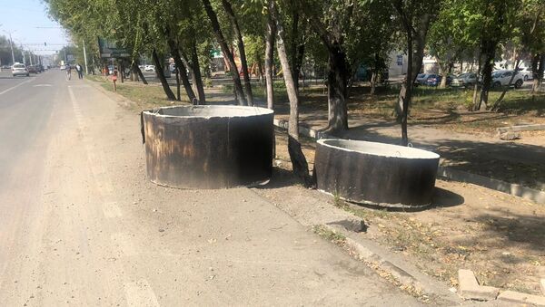 Прокладка труб на ул. Толе би - Sputnik Казахстан
