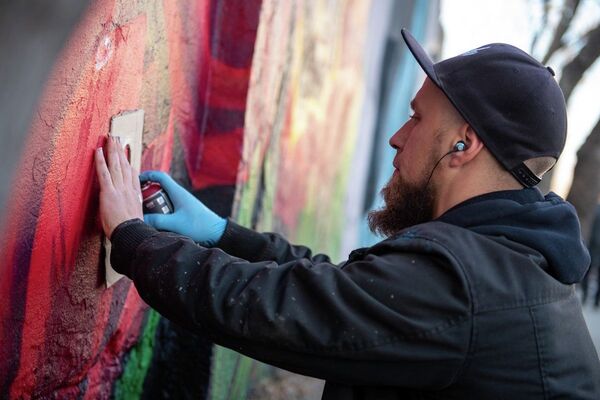 Граффити длиной почти в 150 метров создают алматинские стрит-арт художники - Sputnik Казахстан