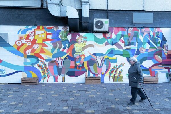 Граффити длиной почти в 150 метров создают алматинские стрит-арт художники - Sputnik Казахстан