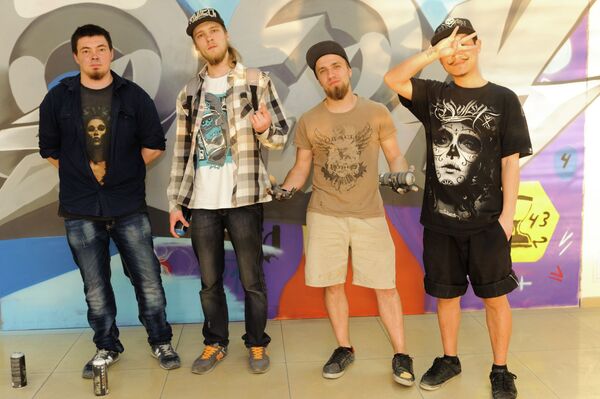 Граффити длиной почти в 150 метров создают алматинские стрит-арт художники - Sputnik Казахстан