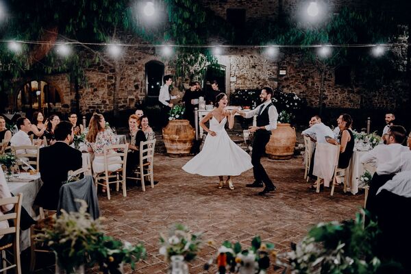 Снимок итальянского фотографа Mirko Turatti, ставший финалистом в категории DANCE FLOOR в конкурсе 2020 International Wedding Photographer of the Year  - Sputnik Казахстан