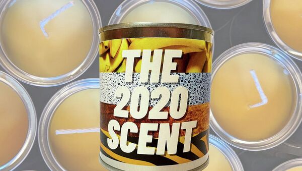 Вещь недели: свеча с ароматом 2020 года от британского бренда Flaming Crap  - Sputnik Казахстан