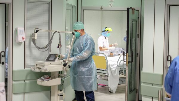Врачи в больнице с коронавирусом  - Sputnik Казахстан