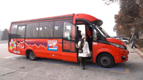 Туристические экскурсии на автобусе-кабриолете запустили в Алматы - Sputnik Казахстан