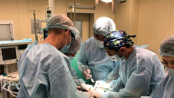 Столичные врачи успешно провели сложнейшую операцию девочке с редким заболеванием - Sputnik Казахстан