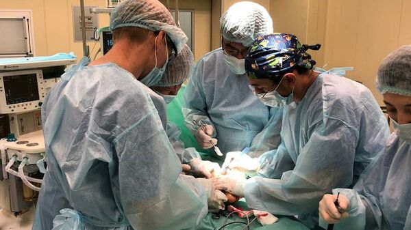 Столичные врачи успешно провели сложнейшую операцию девочке с редким заболеванием - Sputnik Казахстан