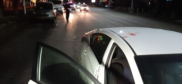От удара вырвало руль: автомобиль насмерть сбил пешехода в Алматы От удара вырвало руль: автомобиль насмерть сбил пешехода в Алматы - Sputnik Казахстан