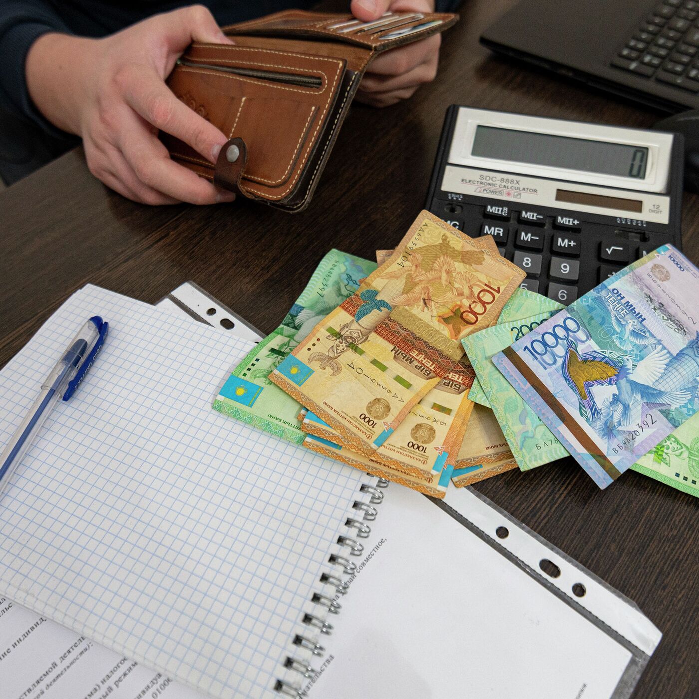 Отбасылық инцест порносының концерті Сексуалды ана мен ұлы орыс лотосы