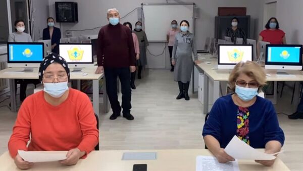 Видеообращение преподавателей гуманитарного колледжа Нур-Султана к Токаеву - Sputnik Казахстан