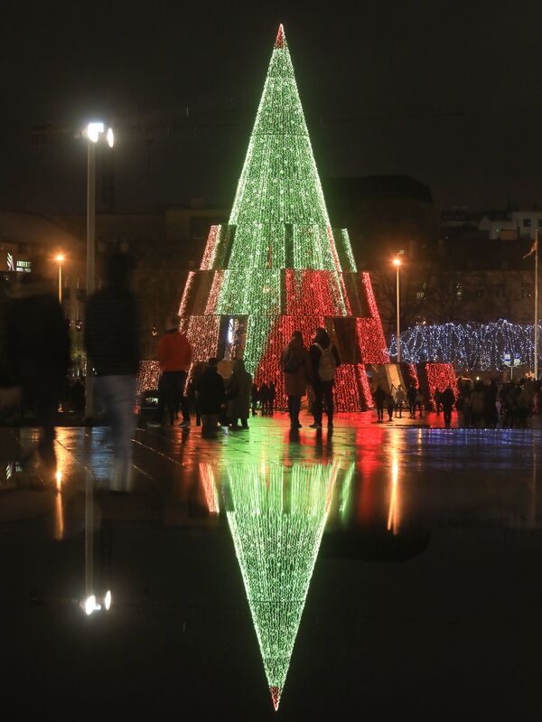 Рождественская елка в Вильнюсе  - Sputnik Казахстан