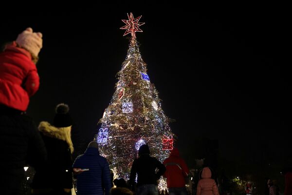 Рождественская ель в Софии, Болгария - Sputnik Казахстан