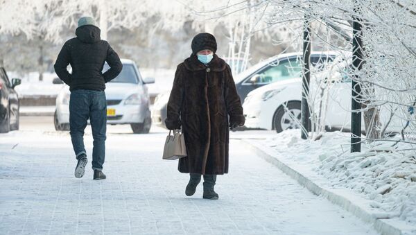 Люди на заснеженных улицах - Sputnik Казахстан