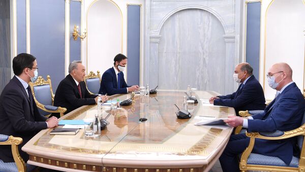 Нурсултан Назарбаев встретился с заместителем председателя Высшего совета по реформам Сумой Чакрабарти - Sputnik Казахстан