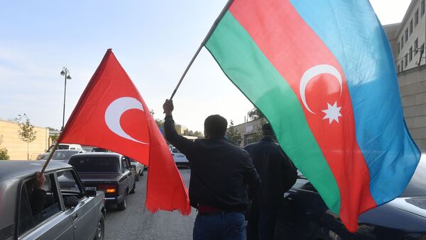 Ситуация в Азербайджане после принятия совместного заявления РФ, Азербайджана и Армении о прекращении огня в Карабахе - Sputnik Казахстан
