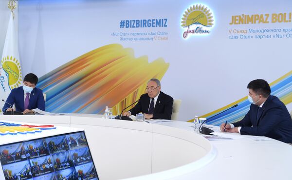 Назарбаев обратился к молодежи Назарбаев обратился к молодежи - Sputnik Казахстан