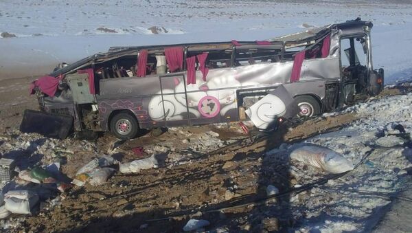 Автобус опрокинулся на трассе в Карагандинской области - Sputnik Казахстан