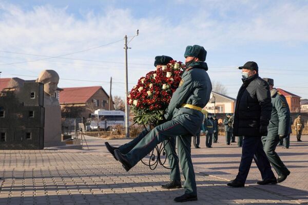 Останки казахстанского солдата возвращены на родину спустя 80 лет Останки казахстанского солдата возвращены на родину спустя 80 лет - Sputnik Казахстан
