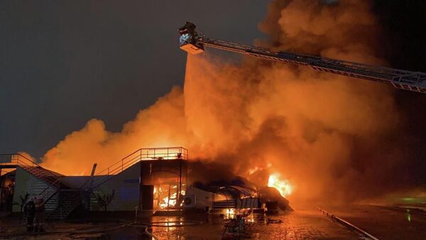 Пожар на рынке в Атырау - Sputnik Казахстан