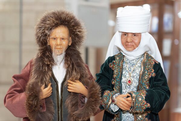 Одежду, волосы и глаза делают из натуральных материалов - Sputnik Казахстан