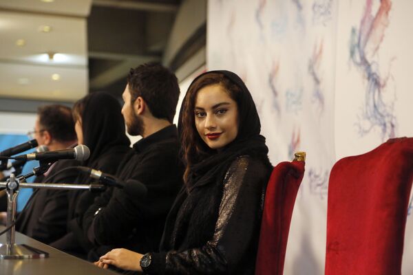 Иранская актриса Тарлан Парванех на кинофестивале Fajr  - Sputnik Казахстан