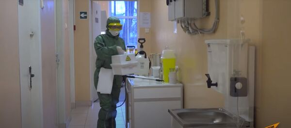 Коронавирус мутирует. Помогут ли уже известные вакцины или нужны новые? - видео - Sputnik Казахстан