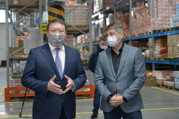 И никаких перекупщиков: крупный оптово-распределительный центр открылся в Петропавловске И никаких перекупщиков: крупный оптово-распределительный центр открылся в Петропавловске - Sputnik Казахстан