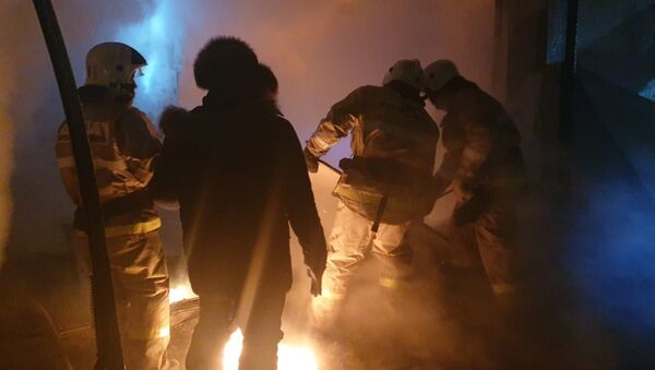 Крупный пожар в Косшы тушили пожарные двух регионов - Sputnik Казахстан