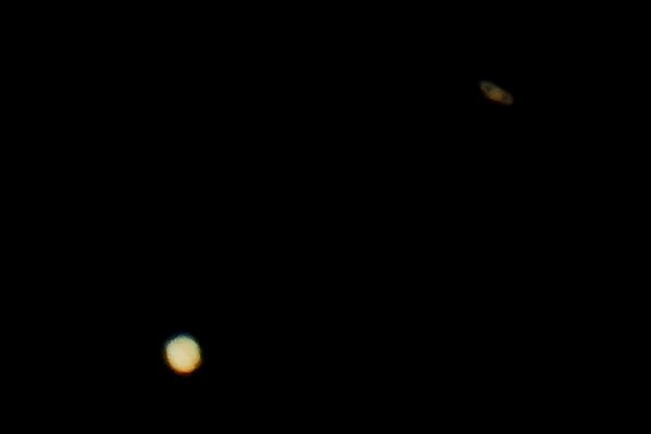 Соединение Юпитера и Сатурна в небе над Ла-Линеа-де-ла-Консепсьон в Испании - Sputnik Казахстан