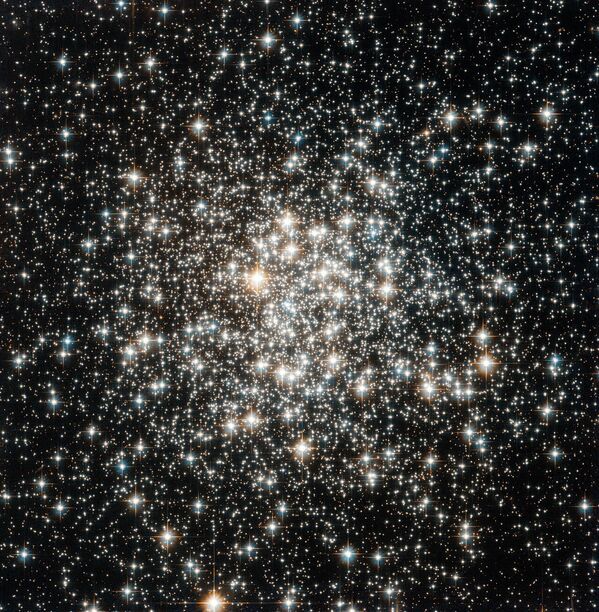 Бұл жұлдыздар миллиардтаған жаста. Хаббл M 107 (Messier 107) шоқжұлдыздар шоғырының таңғажайып фотосын түсірді. - Sputnik Қазақстан