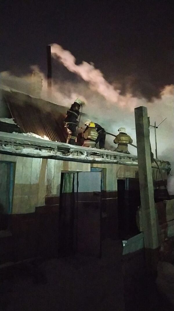 Пожар произошел в общежитии в Нур-Султане Пожар произошел в общежитии в Нур-Султане - Sputnik Казахстан