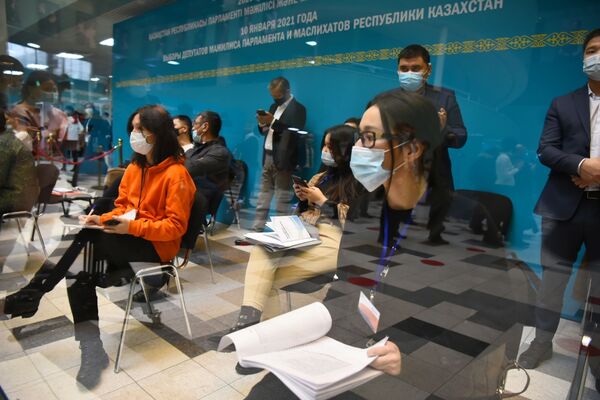 Наблюдатели на выборах  - Sputnik Казахстан