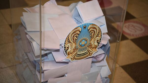 Казахстанцы голосуют на выборах - Sputnik Қазақстан