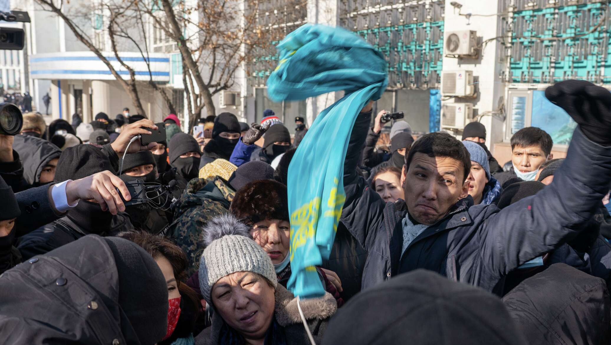 Казахстан выходит. Протесты в Казахстане 2022. Митинг в Казахстане 2021г. Протесты в Казахстане 2021. Протесты в Казахстане 2022 Алматы.