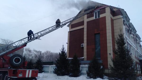 Пожар  в здании в Усть-Каменогорске - Sputnik Қазақстан