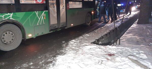 Алматыда автобус ер адамды қағып кетті - Sputnik Қазақстан