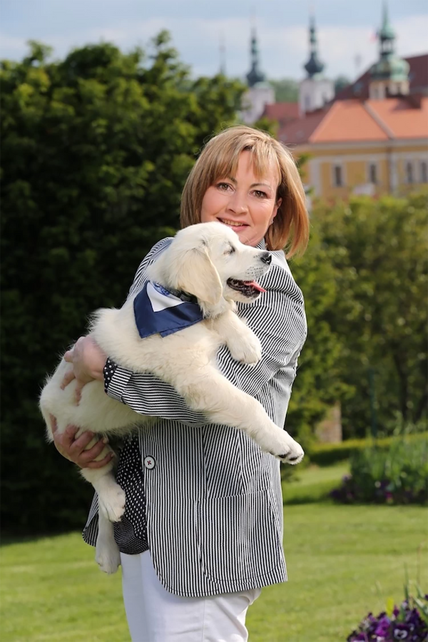 Жена президента Чехии Милоша Земана со своей собакой Дарси - Sputnik Казахстан