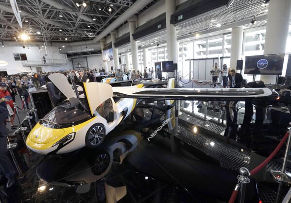 Прототип летающего автомобиля компании AeroMobil в Монако  - Sputnik Казахстан