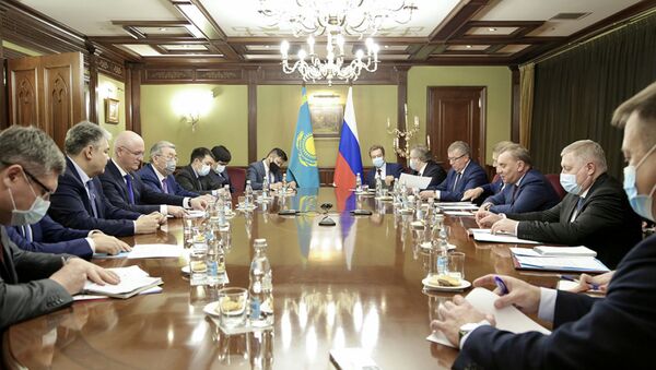 Рабочий визит в Москву делегации во главе с вице-премьером Романом Скляром   - Sputnik Казахстан