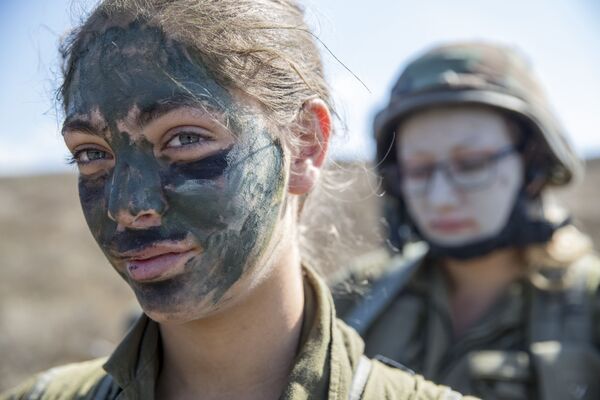 Израильские военнослужащие-женщины - Sputnik Казахстан